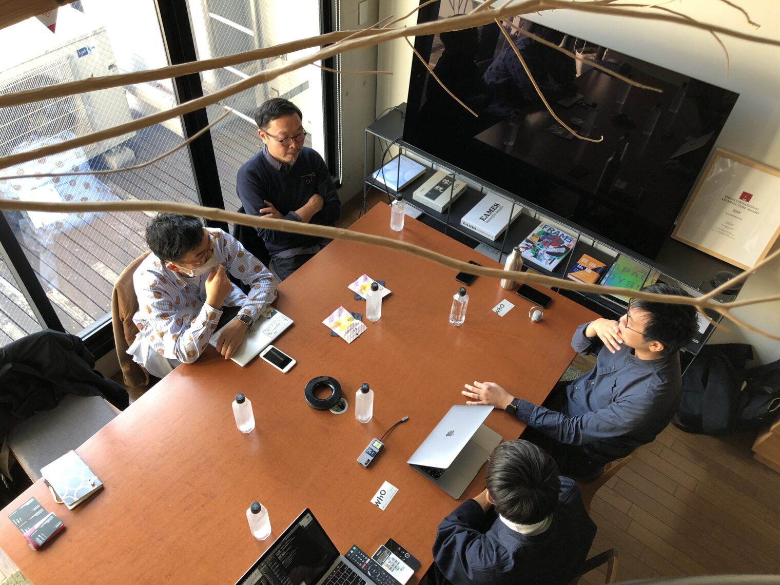 Nosigner代表 太刀川英輔 Graf 服部 滋樹 インタビュー 壁紙 クロス Who Wallpaper