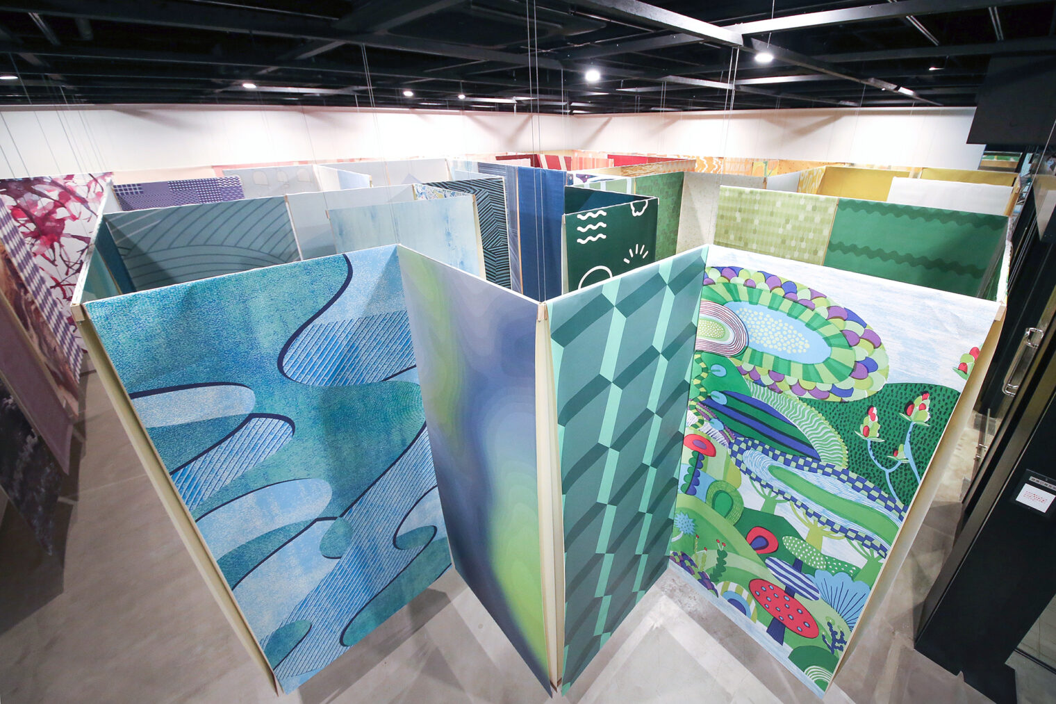 DESIGNART TOKYO 2024 – WALLPAPER LABYRINTH バーチャル空間をご用意