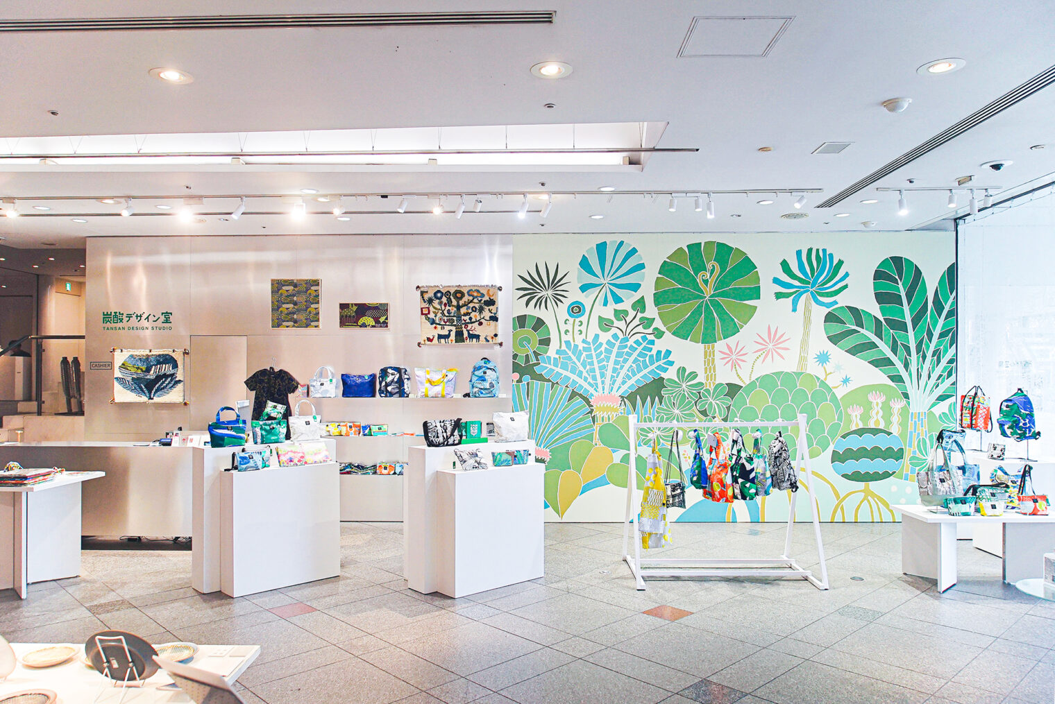 炭酸デザイン室展 -TANSAN TEXTILEの家と旅- 施工事例 写真 3